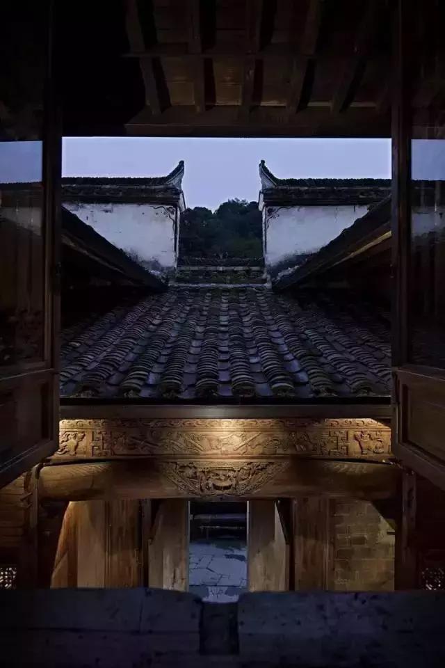 青瓦灰墙,高瓴飞檐,处处消磨时光