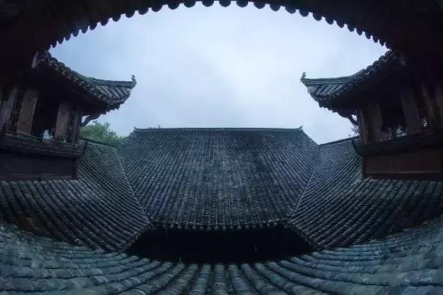 青瓦灰墙,高瓴飞檐,处处消磨时光