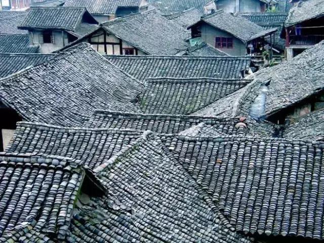 青瓦灰墙,高瓴飞檐,处处消磨时光
