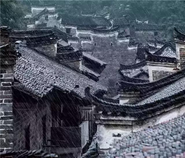 青瓦灰墙,高瓴飞檐,处处消磨时光