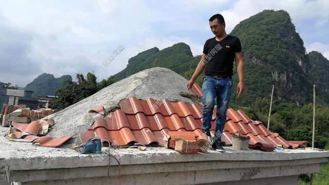 30元一平的树脂瓦省钱又耐用?网友:吃饱没事干,用一年就得换