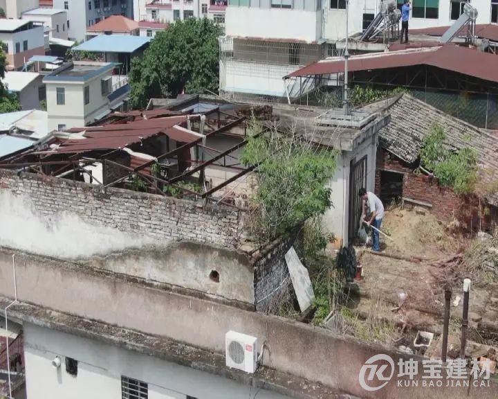 除隐患 提形象 梅州:干群合力齐参与 铁皮瓦整治在行动