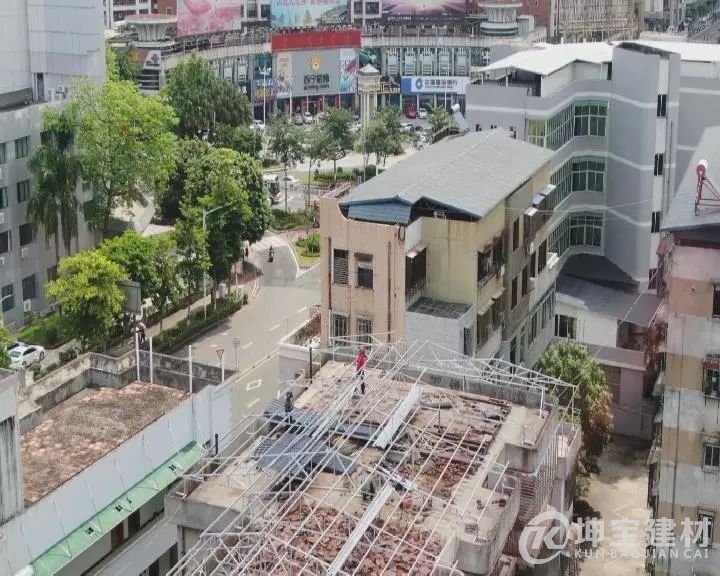 除隐患 提形象 梅州:干群合力齐参与 铁皮瓦整治在行动